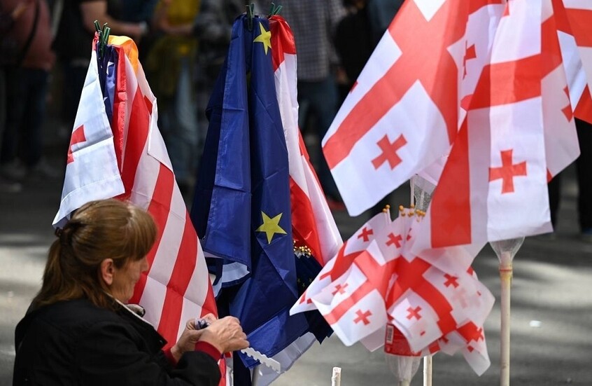 رئيس وزراء جورجيا يحمّل سفير الاتحاد الأوروبي مسؤولية الاضطرابات في تبليسي