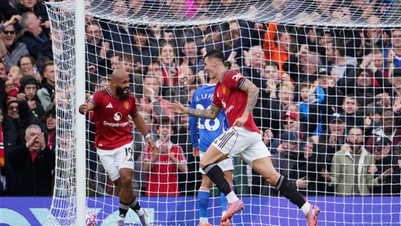 مانشستر يونايتد يحبط صحوة سندرلاند بفوز ثمين في الدوري الإنجليزي