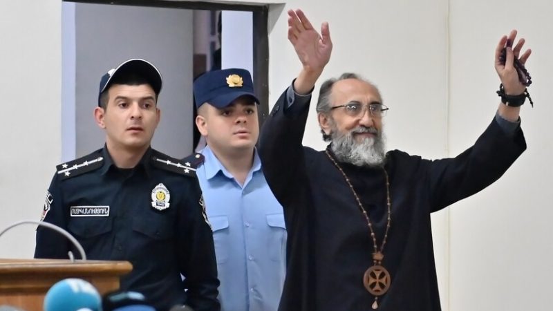 جمعية حقوقية روسية تدين ملاحقة الأسقف ميكائيل أجاباغيان في أرمينيا