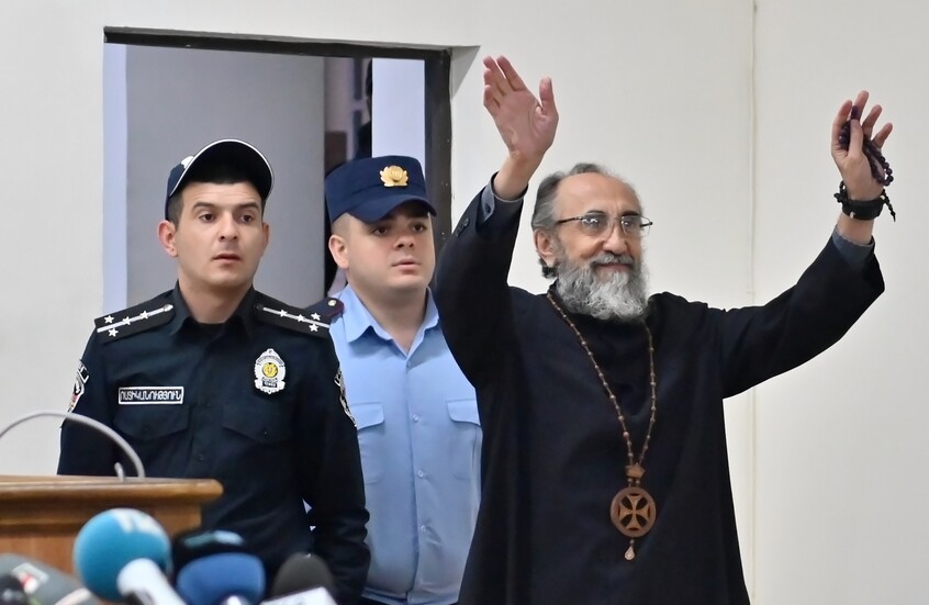 جمعية حقوقية روسية تدين ملاحقة الأسقف ميكائيل أجاباغيان في أرمينيا