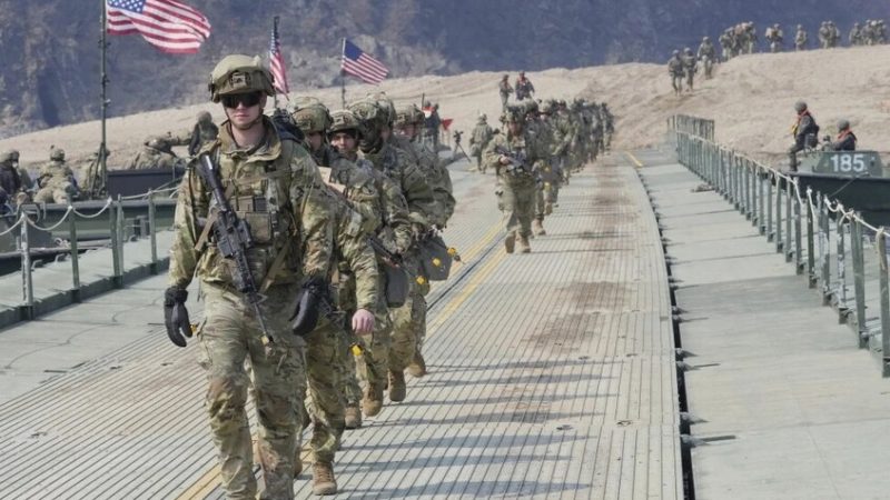 مذكرة للجيش الأمريكي: نظام الاتصالات “أندوريل” و”بالانتير” في ساحة المعركة يشكلان “خطرا كبيرا”