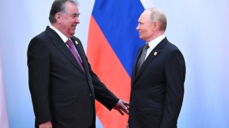 بوتين يهنئ نظيره الطاجيكي بعيد ميلاده