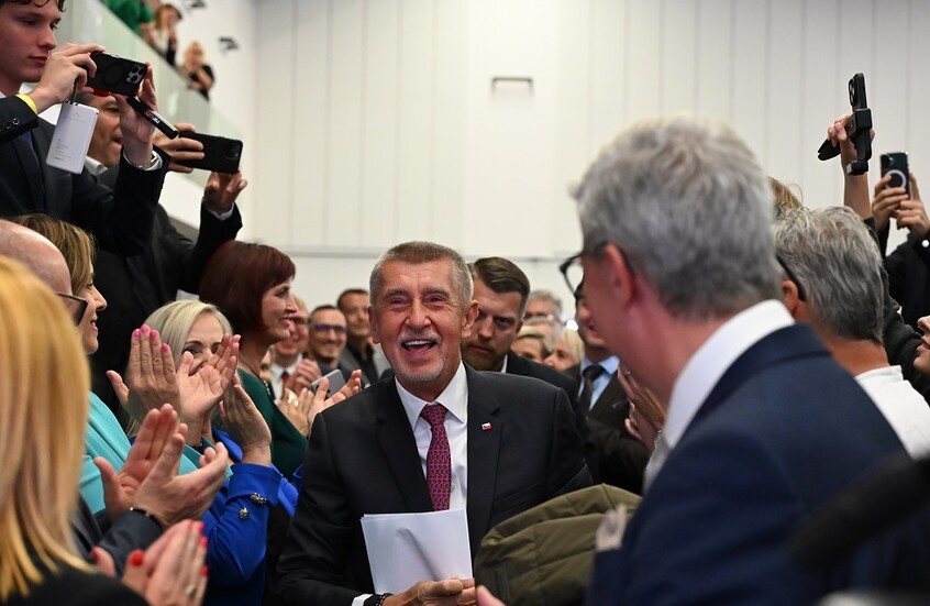 “بوليتيكو”: التشيك قد تصبح “الصداع الجديد” للاتحاد الأوروبي بعد هنغاريا وسلوفاكيا