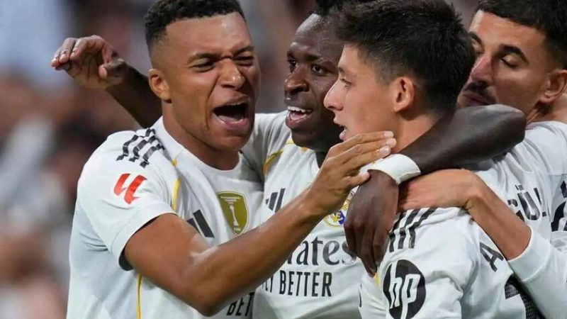 لماذا تنازل مبابي لفينيسيوس جونيور عن تسديد ضربة الجزاء؟ (فيديو)