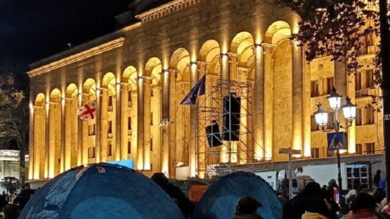 جورجيا تطالب الاتحاد الأوروبي بالاعتذار بدلا من توجيه الانتقادات