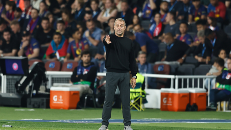 أول تعليق من فليك بعد سقوط برشلونة برباعية أمام إشبيلية