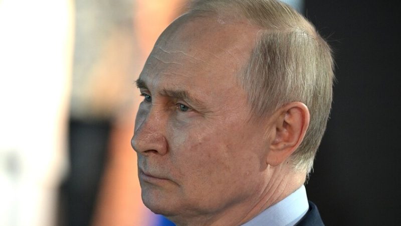 استخباراتي أمريكي سابق يعلق على حضور بوتين وكلمته في “فالداي”