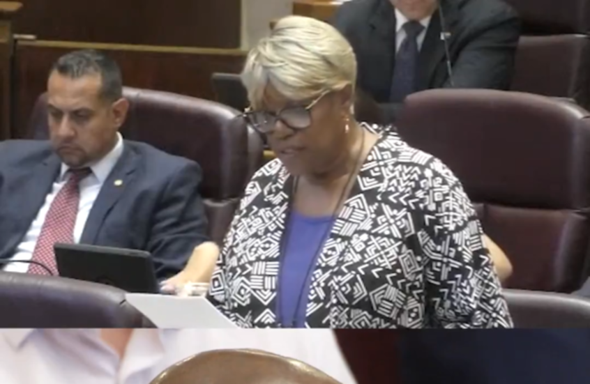 سجن 30 عاما ظلما.. أمريكي يحصل على تعويض يقارب 15 مليون دولار (صور + فيديو)