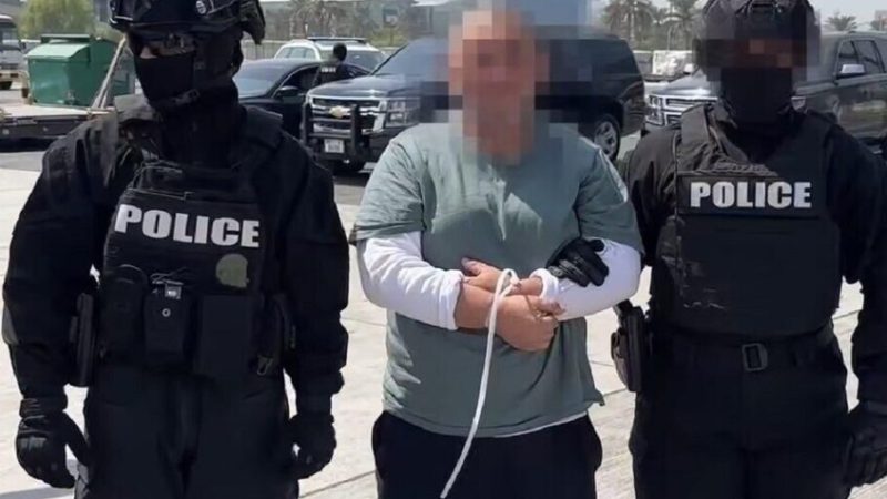 الإمارات تسلم كازاخستان رجل أعمال متهما ببيع النفط بطريقة غير شرعية (فيديو)