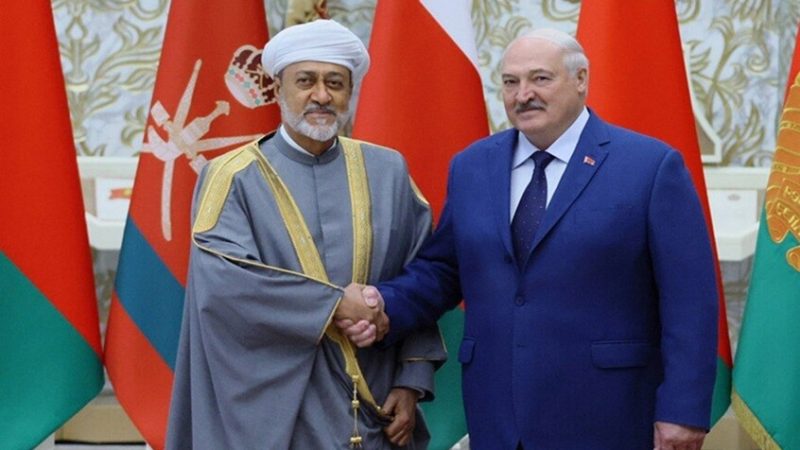 سلطنة عمان وبيلاروس توقعان عدة اتفاقيات تعاون في مجالات مختلفة