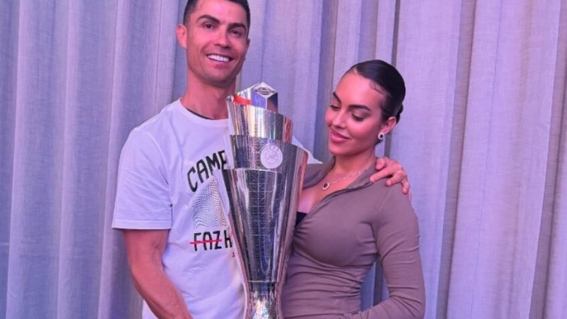 منافسة من نوع جديد.. جورجينا تواجه أرقام رونالدو القياسية