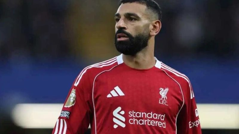 “كف عن تقليد ميسي!”.. نجم إنجلترا السابق يشن هجوما حادا على محمد صلاح (فيديو)