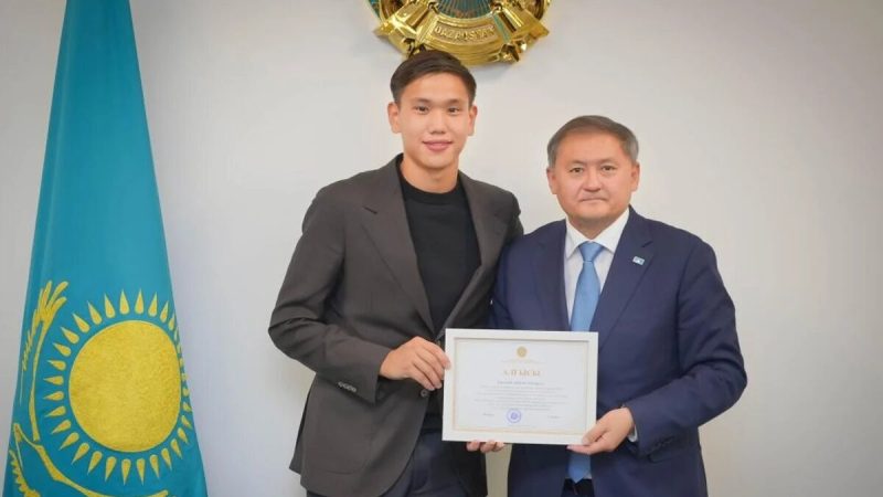 بعد ظهوره الأول في دوري الأبطال أمام ريال مدريد.. حارس كايارات الشاب يحصل على هديتين