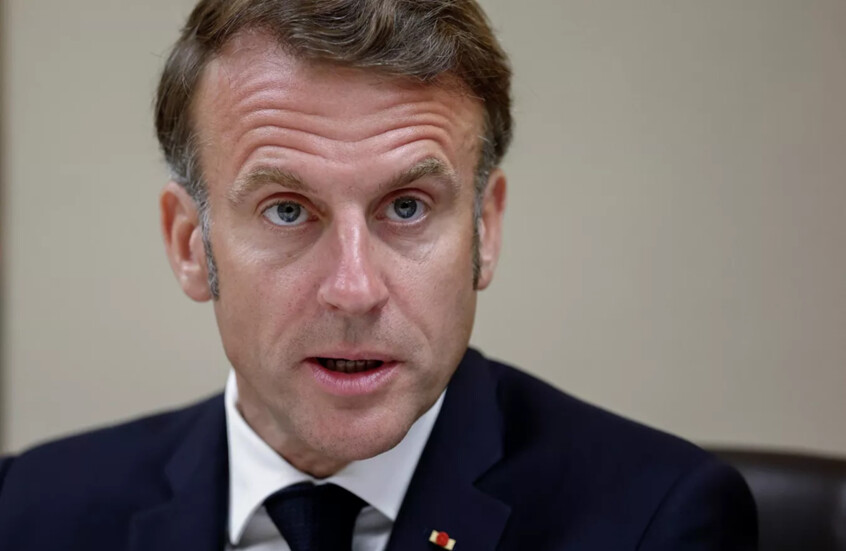 “بوليتيكو”: دبلوماسيون أوروبيون يعدون “نعيا سياسيا” لماكرون وسط تصاعد الأزمة الحكومية في فرنسا