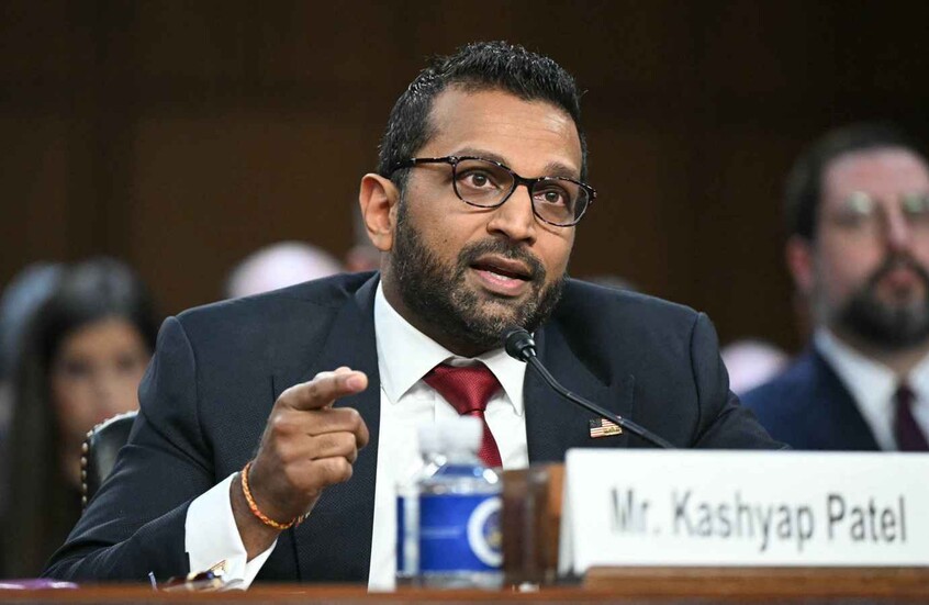 مدير الـ “إف بي آي”  يعلن عن فصل موظفين بسبب المراقبة غير المبررة لأعضاء الكونغرس