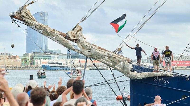 مصدر عبري يكشف: عشرات السفن لكسر الحصار عن القطاع تبحر إلى غزة
