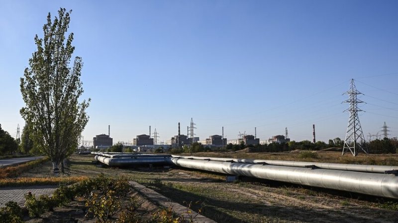 نائب روسي: نظام كييف بهجومه على محطة زابوروجيه النووية “يلعب بالنار”