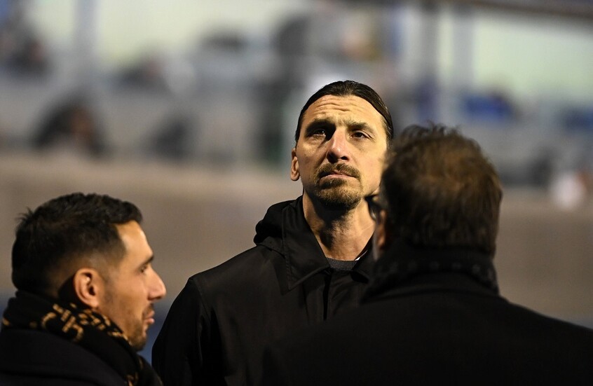 هدية بقيمة 4.5 مليون يورو.. إبراهيموفيتش يحتفل بعيد ميلاده على طريقته! (صورة)