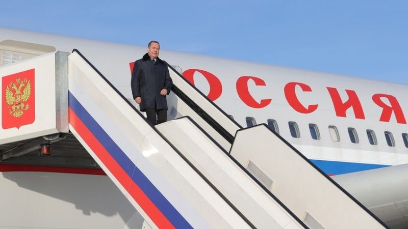 مدفيديف في كوريا الشمالية للمشاركة في احتفالات تأسيس الحزب العمال الحاكم