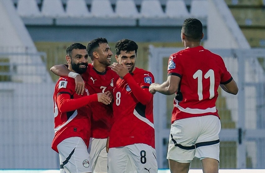 “إيه اليوم الحلو دا”.. غناء ورقص محمد صلاح ولاعبي منتخب مصر احتفالا بالوصول لمونديال 2026 (فيديو)