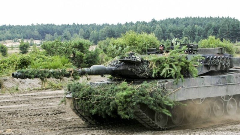 تقرير دولي: دبابات “ليوبارد” الألمانية المنافس الوحيد “المحتمل” للروسية في السوق العالمية