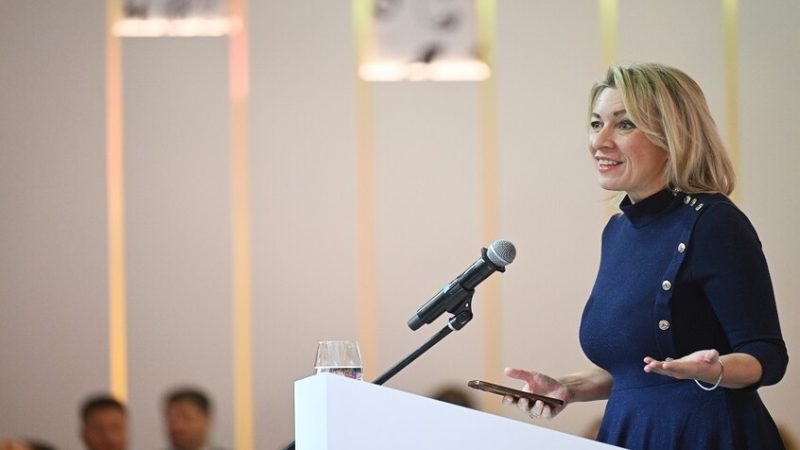 زاخاروفا: زيلينسكي يحاول خداع ترامب بدعم ترشيحه لجائزة نوبل للسلام