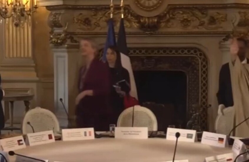 ترحيب حار بوزيري الخارجية السعودي والمصري في اجتماع باريس (فيديو)