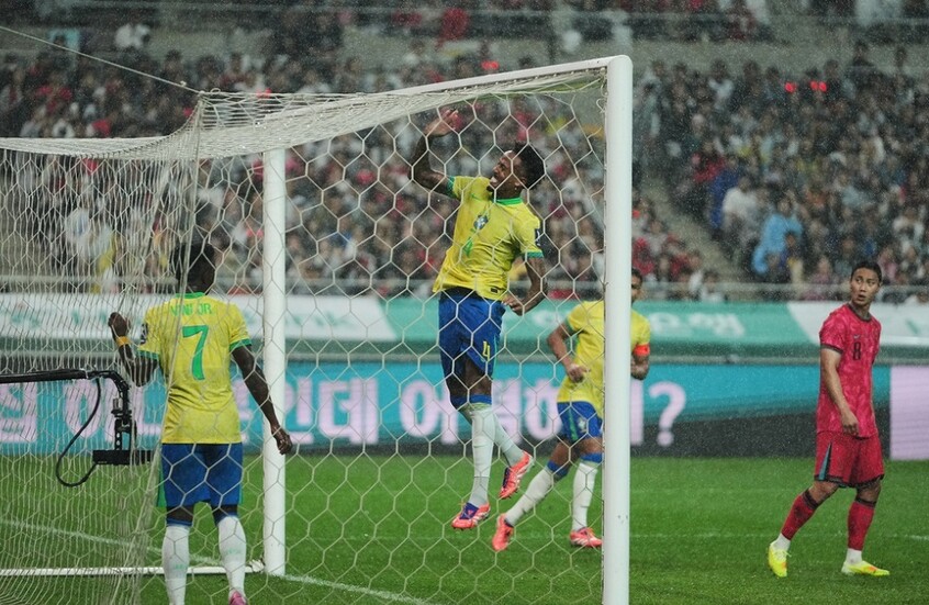البرازيل تقسو على كوريا الجنوبية في عقر دارها (فيديو)