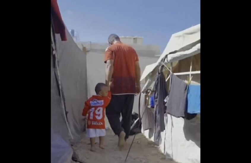 “يا بطل كفاية أنك شبهي”.. نجم أهلاوي يستجيب لطلب طفل فلسطيني (فيديو)