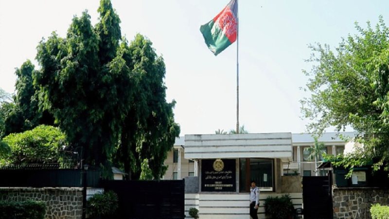 مؤتمر صحفي “ذكوري” في السفارة الأفغانية في نيودلهي يثير جدلا دفع الخارجية الهندية للتوضيح