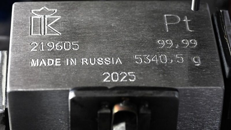 توقعات بصعود تاريخي لـ”معدن الفقراء”