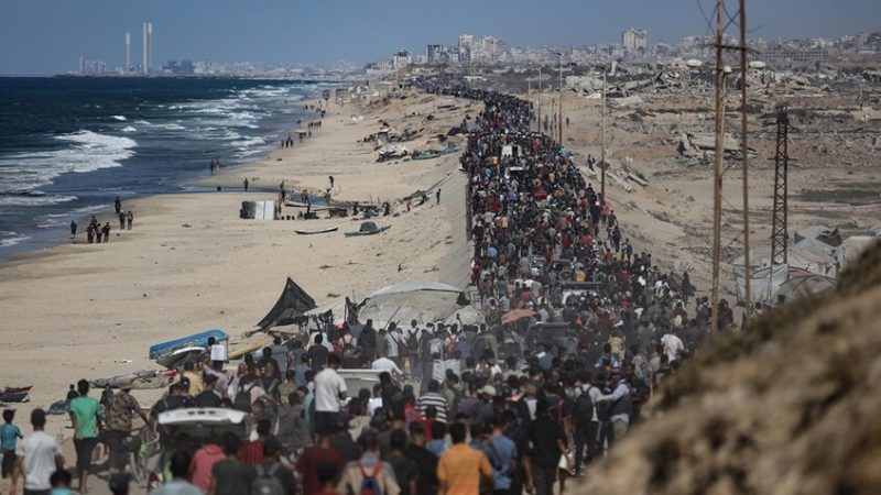 عودة مئات آلاف النازحين إلى شمال غزة وسط جهود حكومية لإعادة الخدمات وبسط الأمن (فيديوهات + صور)