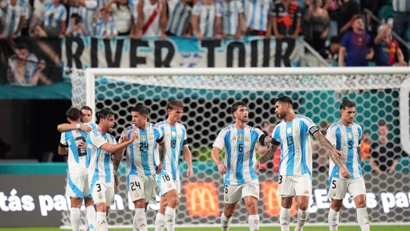 شاهد.. الأرجنتين تفوز على فنزويلا أمام أنظار ميسي