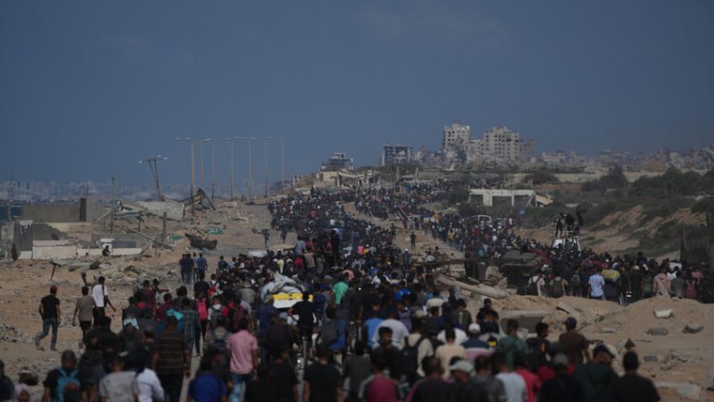 غزة تنهض من تحت الرماد… مئات آلاف الفلسطينيين يعودون من الخيام إلى الركام ورسالتهم: لن نستسلم