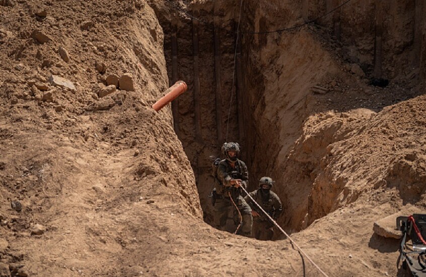 وزير الدفاع الإسرائيلي يوجّه بتدمير أنفاق “حماس” فور استعادة المختطفين