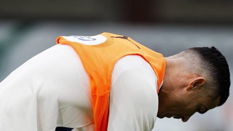 بالفيديو.. كريستيانو رونالدو يهدر ركلة جزاء لمنتخب البرتغال أمام إيرلندا