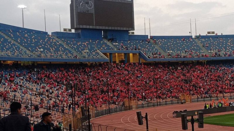 فضيحة كروية في مصر.. فريق يخدع التحكيم ببديل غير قانوني خلال مبارة كرة قدم 