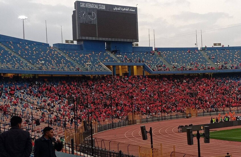 فضيحة كروية في مصر.. فريق يخدع التحكيم ببديل غير قانوني خلال مبارة كرة قدم 