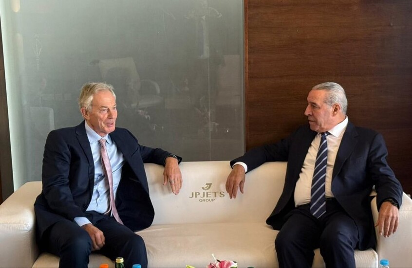 نائب الرئيس الفلسطيني حسين الشيخ يبحث مع طوني بلير “اليوم التالي” في غزة