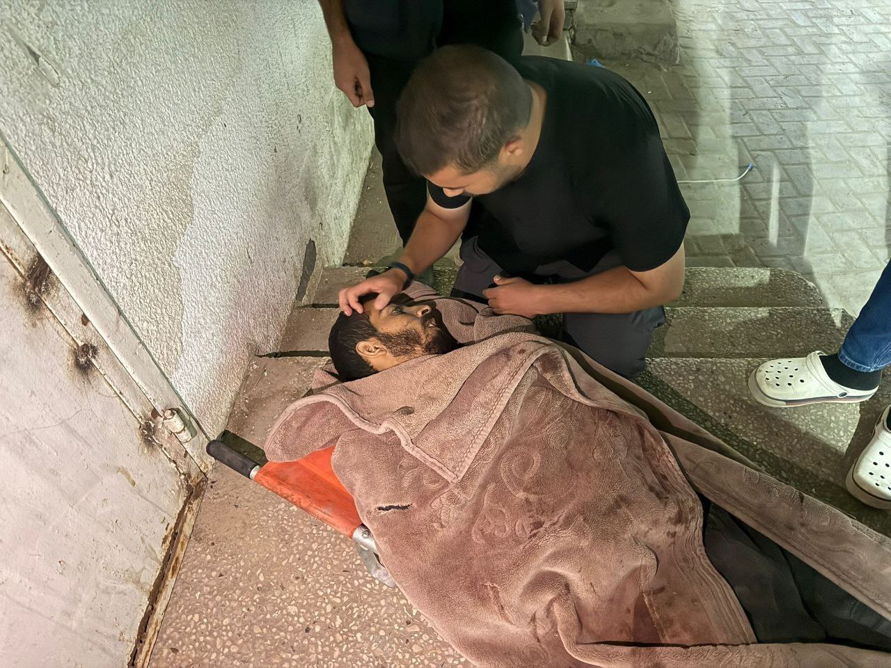 مقتل الصحفي صالح الجعفراوي على يد عصابات خارجة عن القانون في حي الصبرة بمدينة غزة