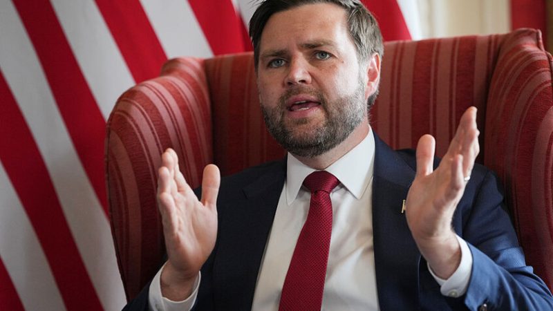 مع دخول الإغلاق الحكومي الأمريكي يومه الـ12.. فانس يحذر من “تسريح مؤلم” في صفوف الموظفين الاتحاديين