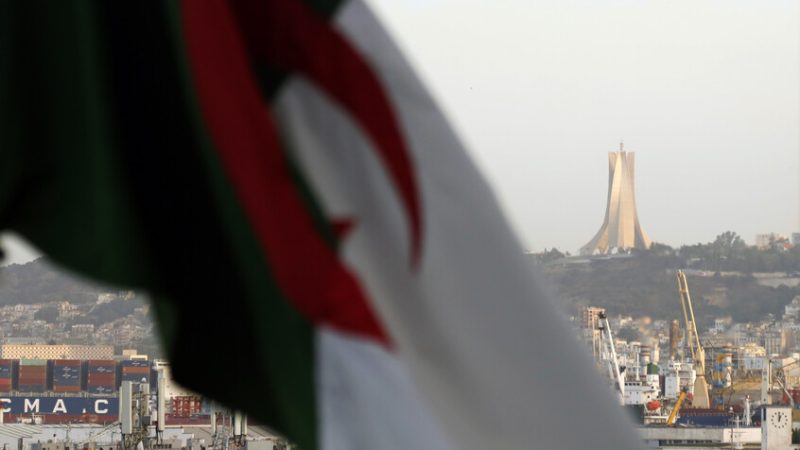 رغم اعتراض يهود عبر سفارات أجنبية.. هدم كنيس في الجزائر إثر تداعي أسواره (فيديو)