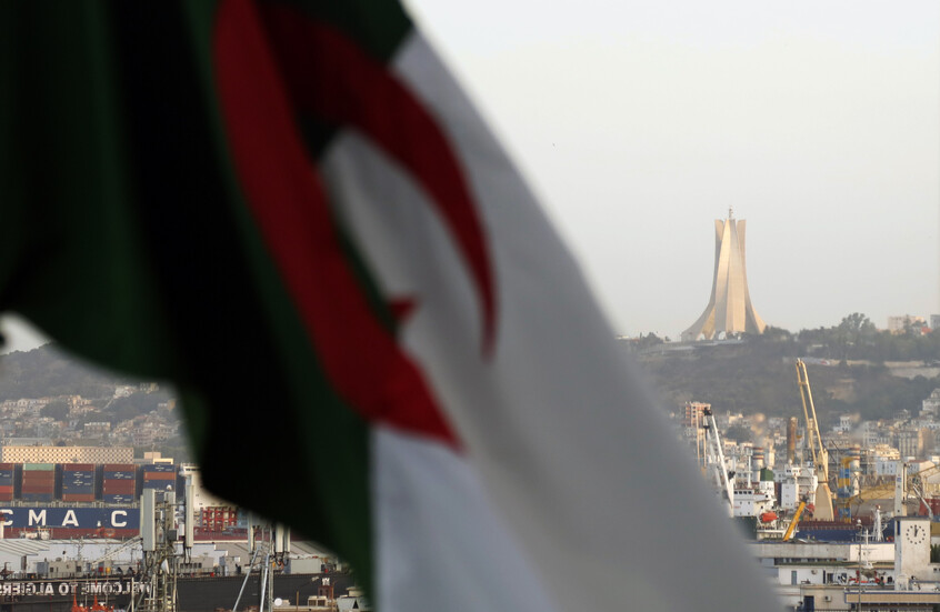 رغم اعتراض يهود عبر سفارات أجنبية.. هدم كنيس في الجزائر إثر تداعي أسواره (فيديو)