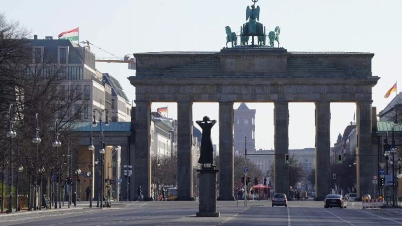 ألمانيا تعيد تقييم قرارها بتعليق الصادرات العسكرية إلى إسرائيل