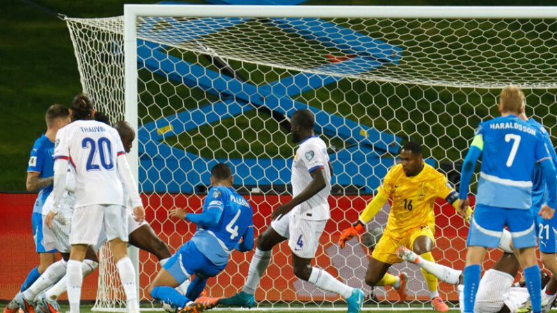 فرنسا تتعثر أمام أيسلندا وتفوت فرصة الاقتراب من التأهل لكأس العالم