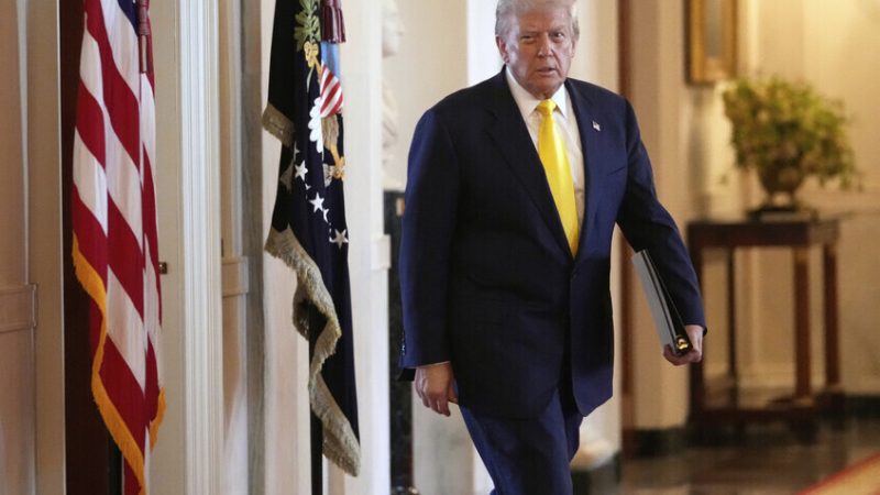 ترامب: الولايات المتحدة أصبحت “أغنى دولة في العالم” بفضل سياستنا الجمركية