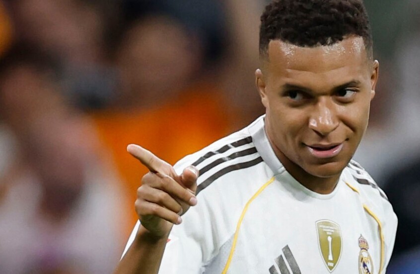 مبابي في الصدارة ومرموش في الصورة.. تصنيف عالمي جديد لأفضل مهاجمي العالم