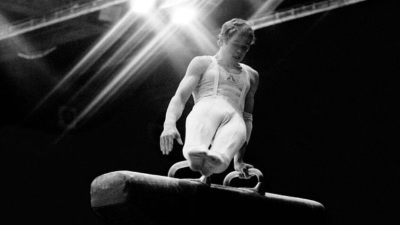 وفاة بطل الجمباز الأولمبي ألكسندر ديتياتين 