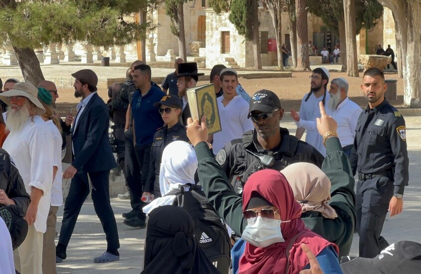  بن غفير يقتحم المسجد الأقصى تحت حماية الشرطة الإسرائيلية (فيديوهات)