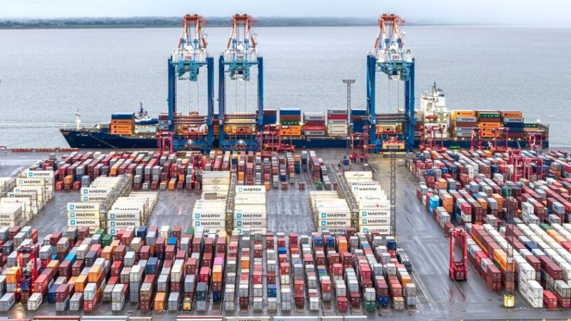 صندوق النقد الدولي يرفع توقعات النمو العالمي محذرا من مخاطر التفتت الاقتصادي